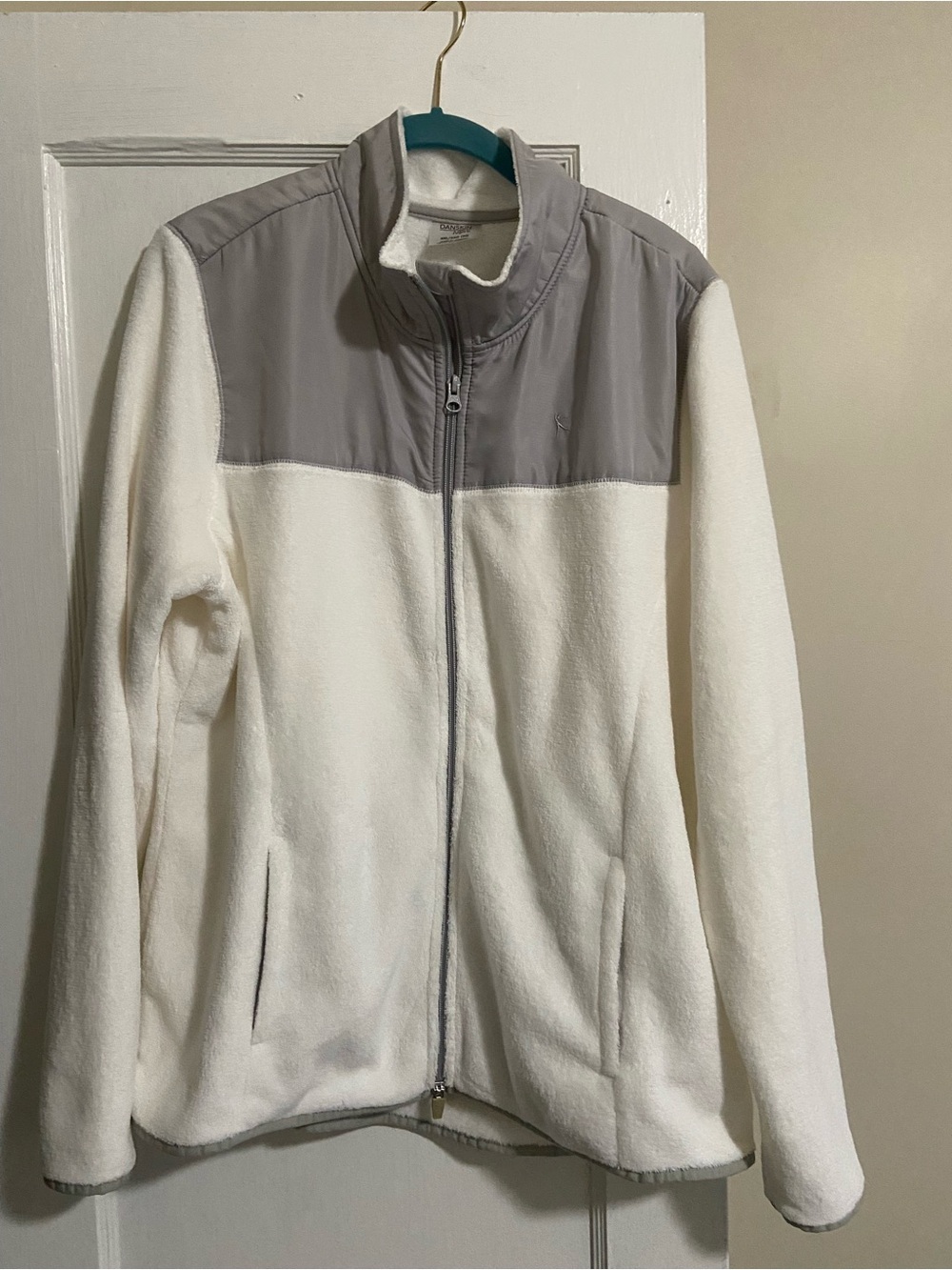 Cozy White Fleece Jacket with Light Gray Yoke size XXL (20)